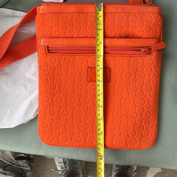 Cross Body embossed neoprene web cross body. Sleek cross body - Picture 6 of 9